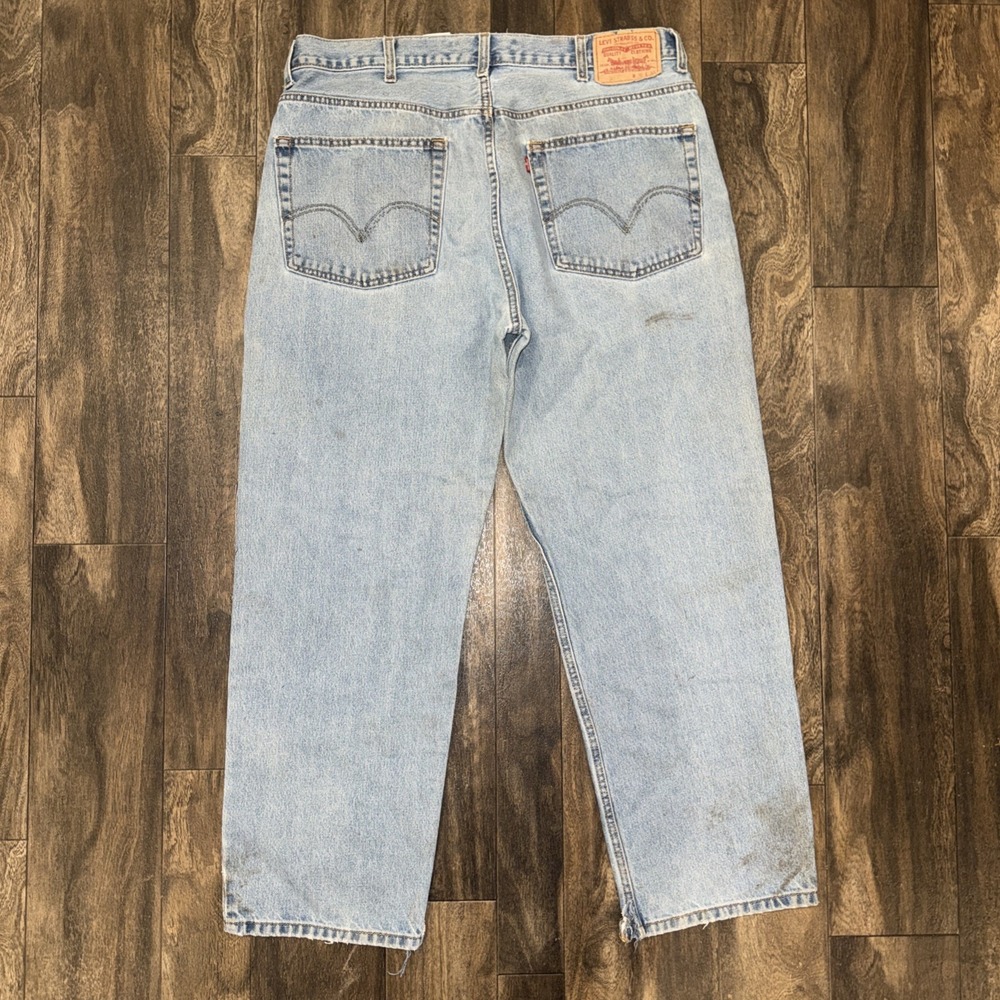Vintage Levi's 550 Relaxed Fit Straight Light Wash Denim Jeans Men's Size 38x30